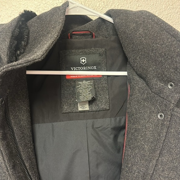 Victorinox size m - Picture 2 of 16